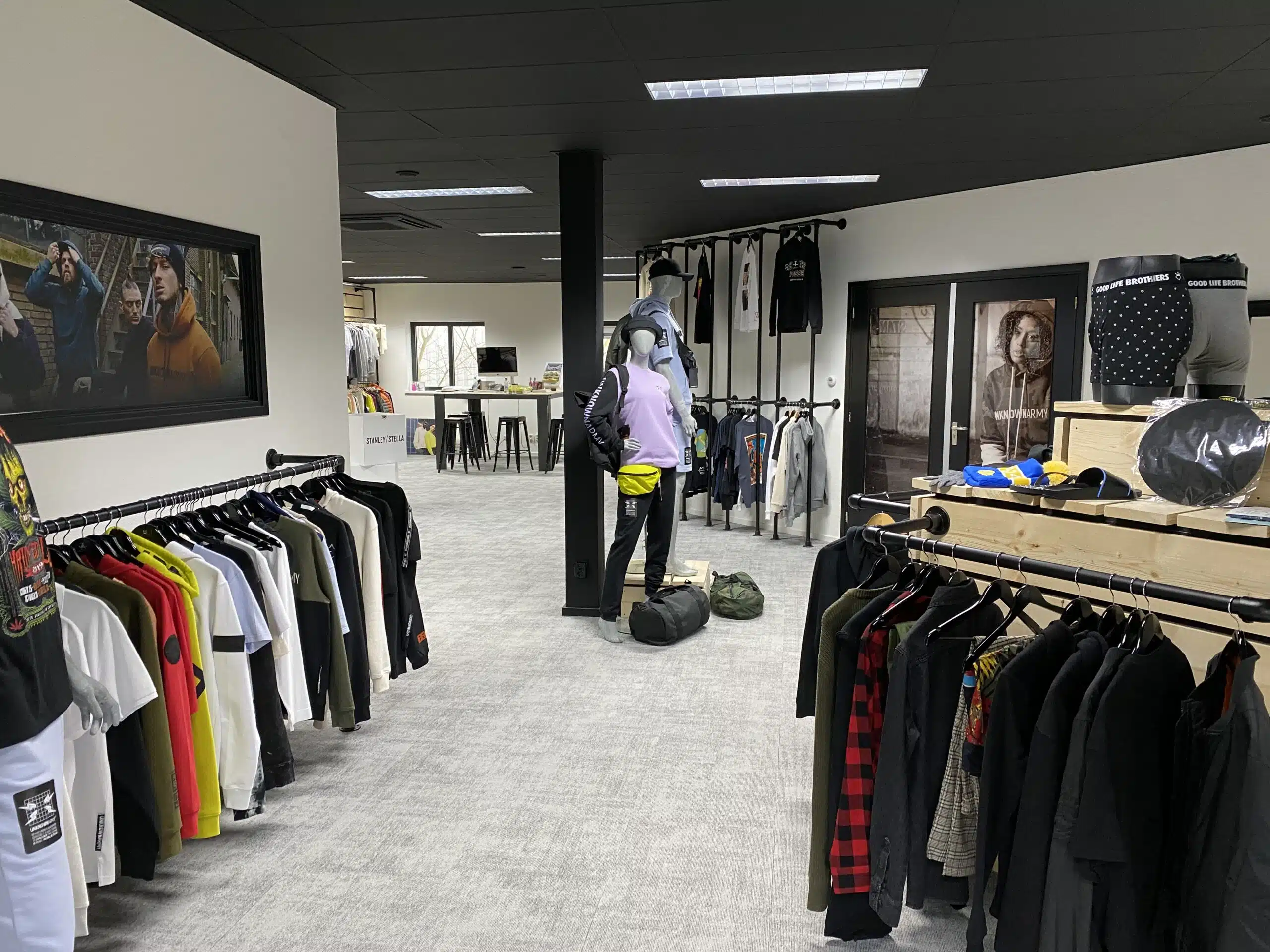 eigen label showroom