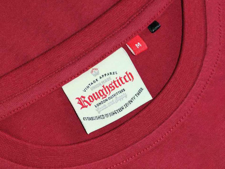 neklabel en maatlabel kleding ingenaaid voorbeeld