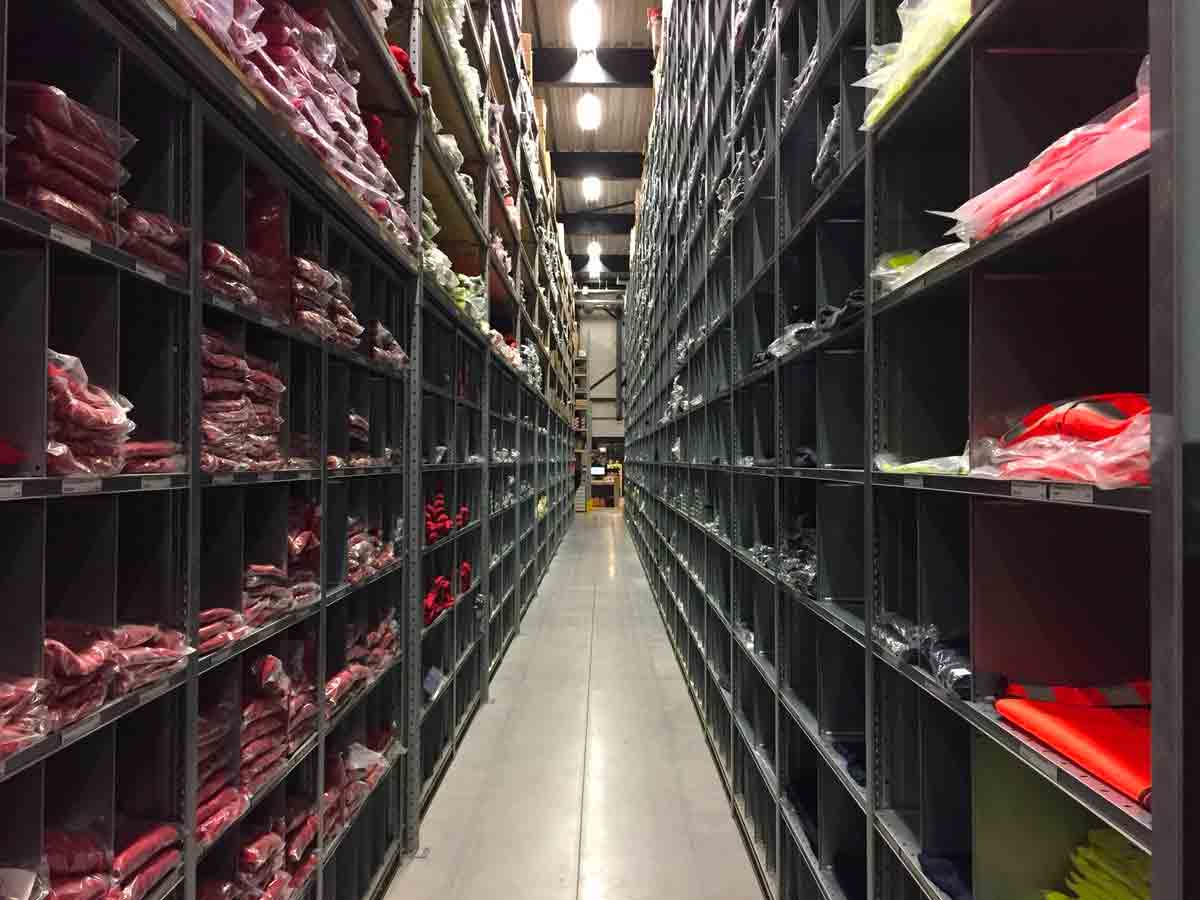 produzione di abbigliamento aziendale