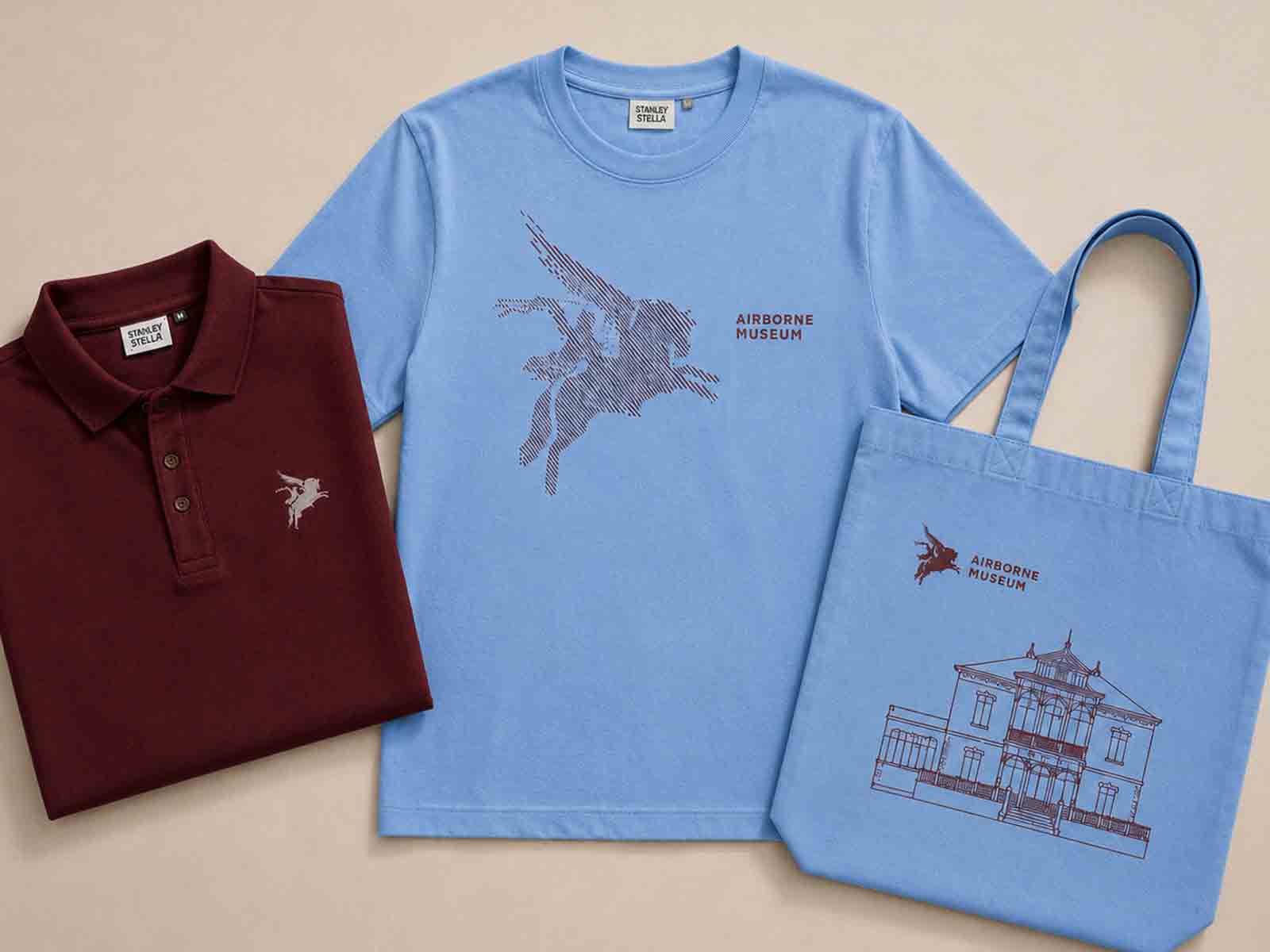 airborne museum t-shirt en tote bag met logo bedrukt